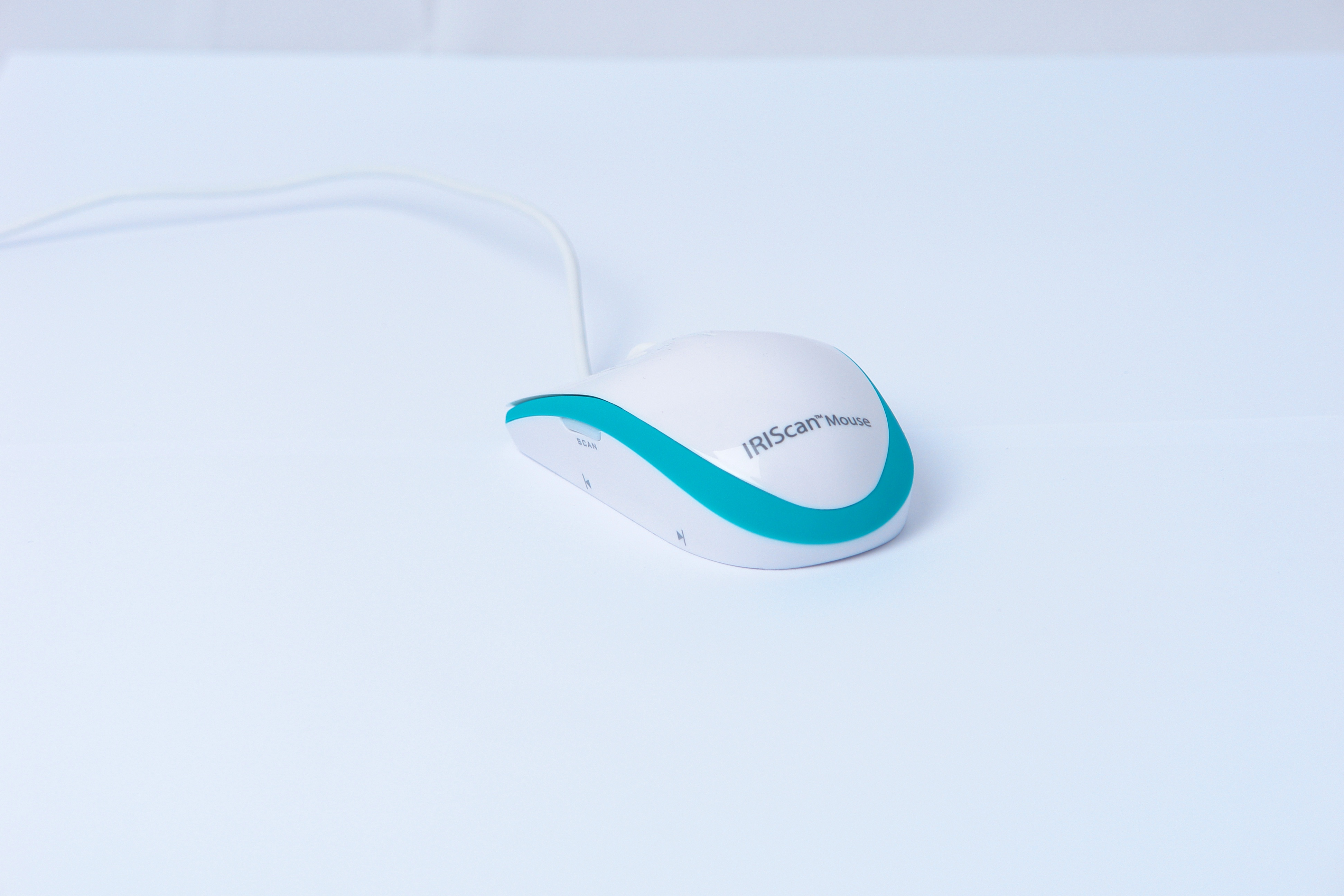 I.R.I.S. IRISCan Mouse Executive 2 Scanner per mouse 400 x DPI A3 Blu, Bianco [458075]