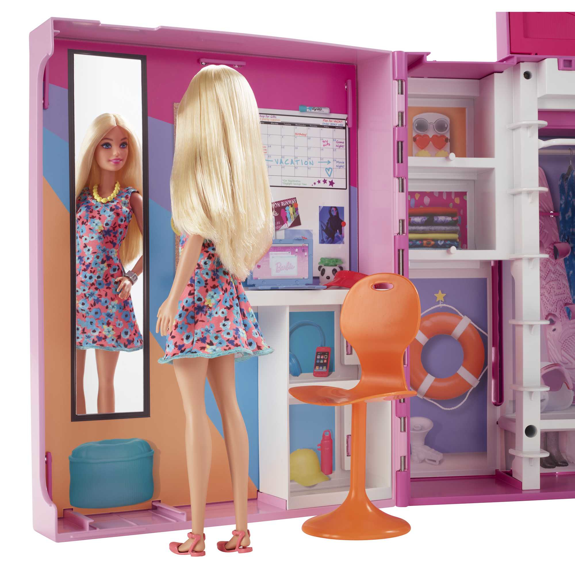 Barbie Armadio dei Sogni Playset con bambola bionda, largo più di 60 cm, 15+ aree per riporre gli accessori, specchio, scivolo biancheria, Giocattolo Bambini 3+ Anni [HGX57]